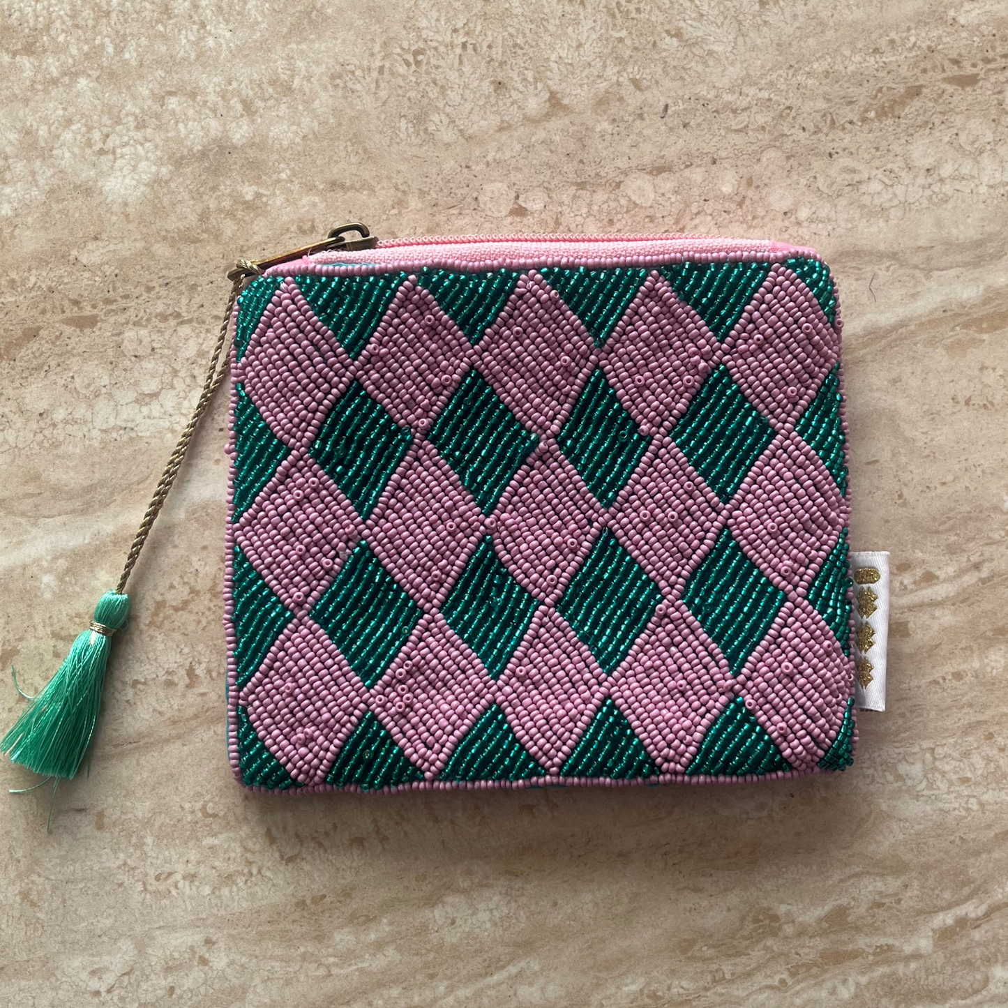 Pochette brodée de perles