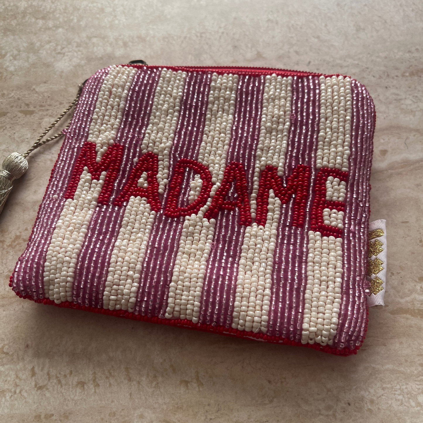 Pochette brodée de perles