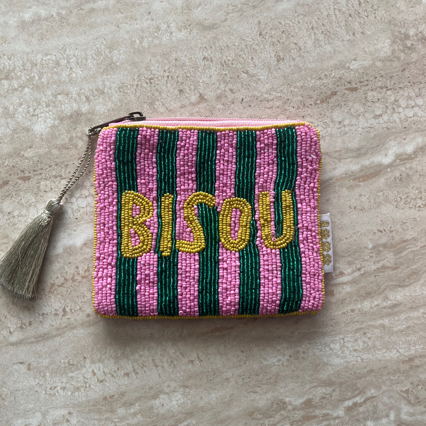 Pochette brodée de perles